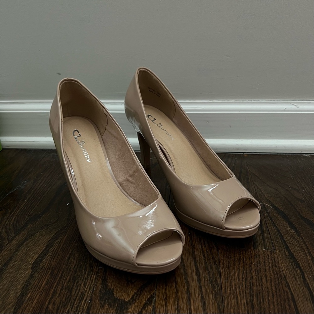 Peep toe pumps